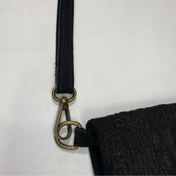 Black Genuine Leather Crossbody Bag Made in Italy - Picture 4 of 16